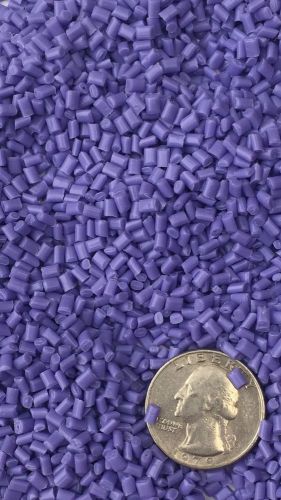 PURPLE PLASTIC PELLETS FOR CRAFTING