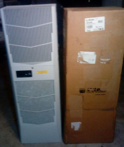 NIB MCLEAN G521246G050 AIR CONDITIONER 12000BTU INDOOR/OUTDOOR