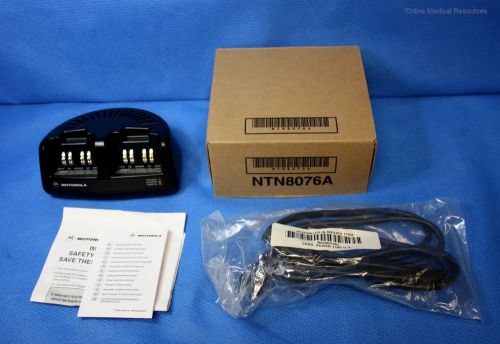 Motorola NTN8076A Visar Dual Battery Charger Model BC6LMVIR01