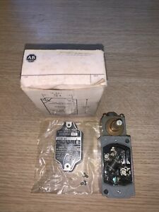 ALLEN BRADLEY 802R-HF OILTIGHT LIMIT SWITCH SERIES B (OFFERS WELCOME!)