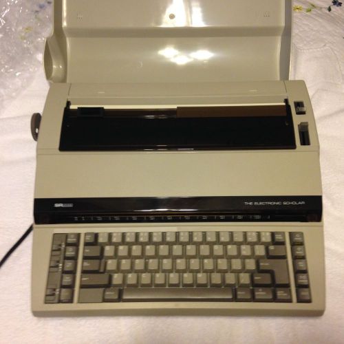 Sears The Scholar w/ Correction Portable Electric Typewriter w/Original Box