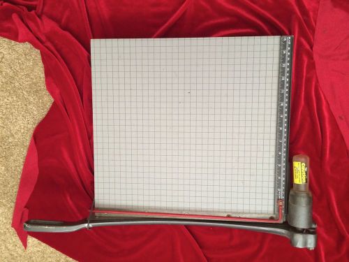 VINTAGE  INGENTO  PAPER CUTTER Model No. 1103 GUILLOTINE TRIMMER