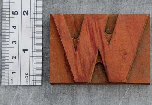 letter &#034;W&#034; Art Deco letterpress wood block wonderful patina alphabet printing