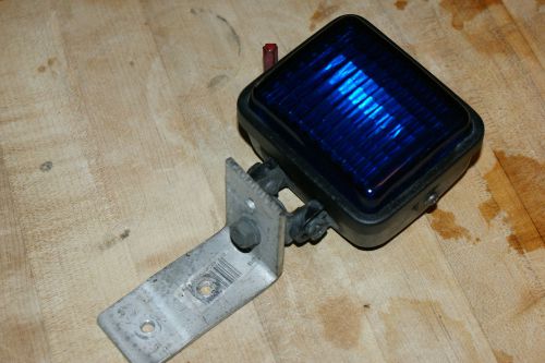 4X3 Blue Safety Light w/ Mount Bracket