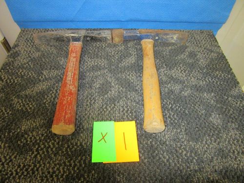 2 VAUGHAN MASONRY HAMMERS HAMMER WOOD HANDLE MADE IN USA MASON BRICK USED