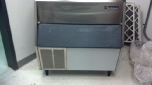 SCOTTSMAN ICE MACHINE, GOOD WORKING CONDITION, ID#200105