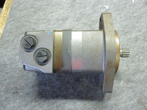 NEW EATON CHAR-LYNN HYDRAULIC MOTOR # 104-1216-006