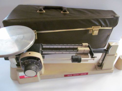 OHAUS DIAL-O-GRAM BALANCE SCALE 2610G WITH CARRYING CASE EXTRA WEIGHTS