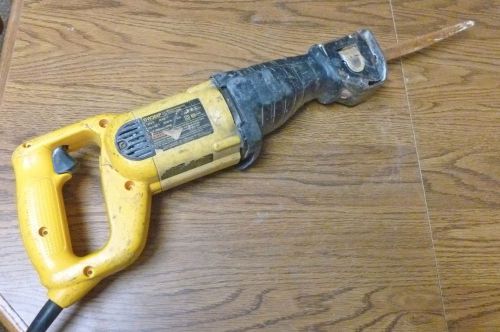 DeWalt 10-amp professional reciprocating saw, WORKS but blade jammed in holder