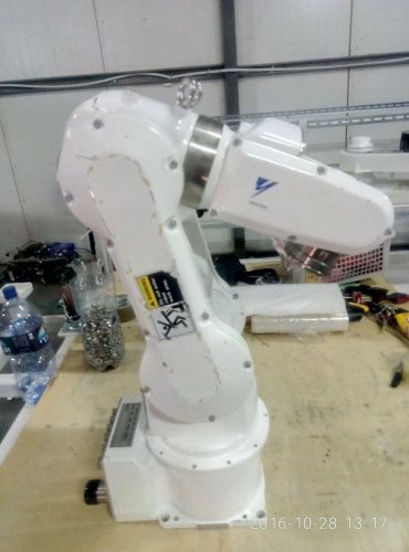 YASKAWA MOTOMAN YR-CRJ3-A00 ROBOT SOLD AS-IS