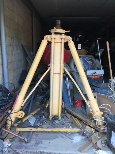 USED TRIPOD AIRCRAFT JACK