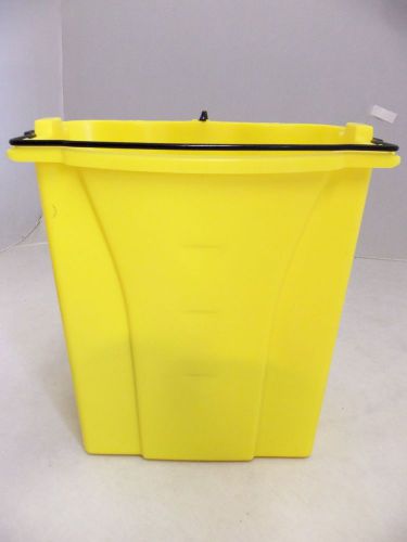 RUBBERMAID COMMERCIAL 9C74 DIRTY WATER BUCKET FOR WAVEBREAK COMBO NEW YELLOW