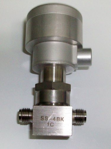 SWAGELOK NUPRO SS-4BK-1C, 1/4&#034; COMPRESSION BELLOWS- VALVE