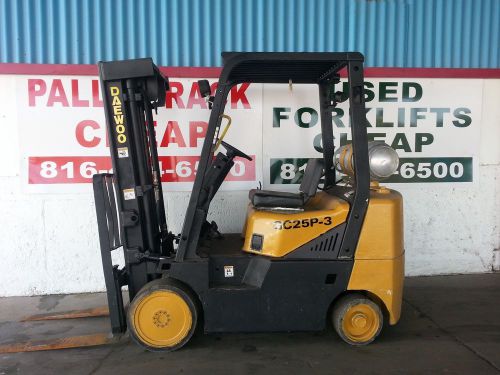 Forklift truck fork lift daewoo 5000 lb cap triple mast propane used for sale