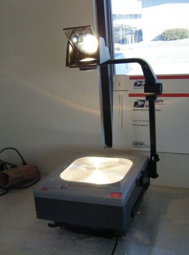 3M OVERHEAD PROJECTOR 9200 9000AJC With 2 BULBS FOLD DOWN ARM