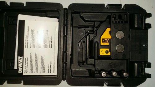 NEW Dewalt DW088K 2 Way Self-Leveling Horizontal / Vertical Cross Line Laser