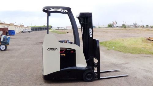 FORKLIFT (18981) 2007 Crown RC5535-30TT190, 3000LBS CAPACITY, TRIPLE MAST