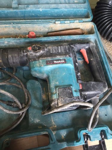 Makita Model HR4000C 1-9/16&#034; (40mm) Rotary Hammer Drill