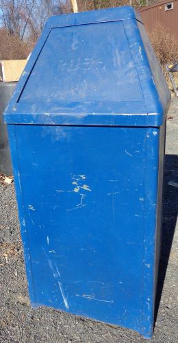 VINTAGE BLUE METAL BENNETT GARBAGE CAN   &#034;G1031&#034;