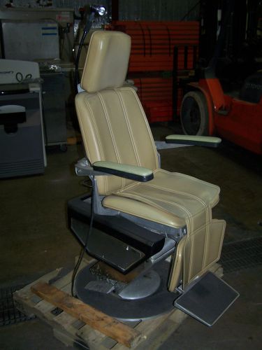 SMR MAXI-III DENTAL MEDICAL EXAM CHAIR W/ 900-012 SOLAR LIGHT