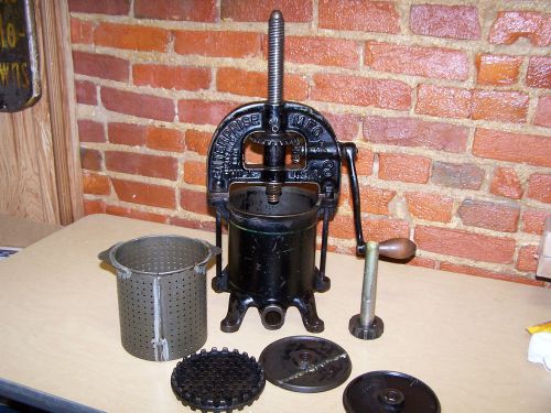 ENTERPRISE  2 QT SAUSAGE STUFFER LARD WINE FRUIT GRAPE PRESS Cast Iron ANTIQUE