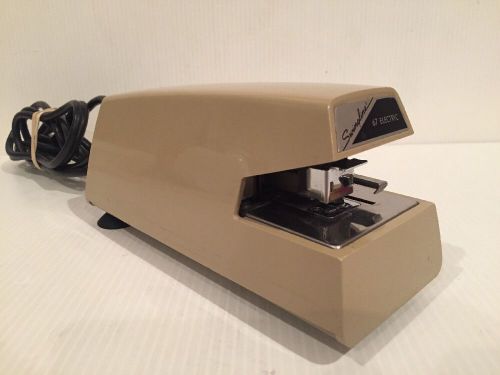 VINTAGE SWINGLINE MODEL 67 ELECTRIC STAPLER BEIGE - MADE IN JAPAN - EXCELLENT