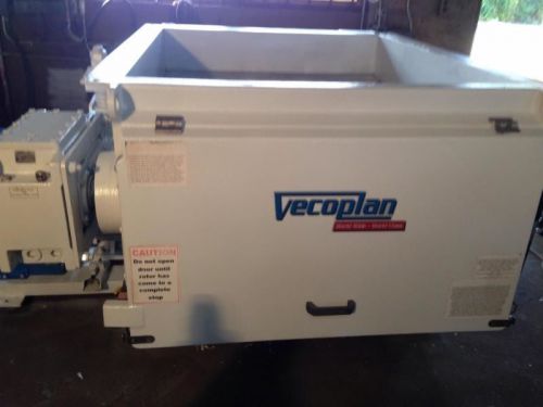 2007 vecoplan rg 42x48&#034; 40 hp single shaft shredder (low hours) for sale