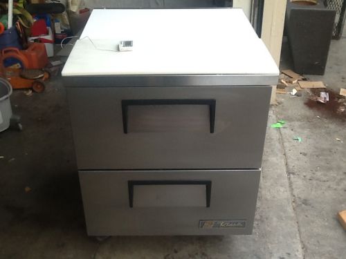 True tssu-27-08d-2 sandwich prep refrigerator, used, 2 drawer, works great for sale