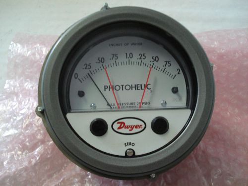 DWYER SERIES 3000MR PHOTOHELIC PRESSURE GAUGE,MAX 25 PSIG,24VDC DIAL 0-2IN WATER