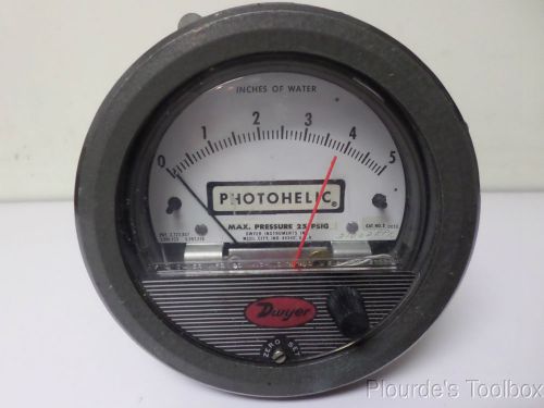 Used Dwyer Photohelic Gauge, 0-5&#034; of Water, 25 PSIG Max, 117V, 50/60 Hz, 3005C