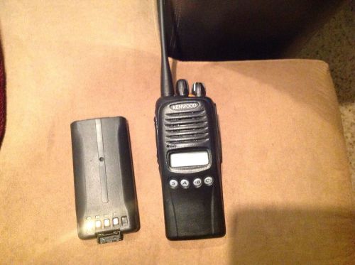 Kenwood TK-3180 TK-3180 UHF Portable Two Way Radio WithLtd Keypad