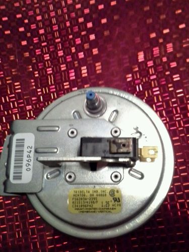 Trane / American standard Tridelta Pressure Switch  FS6203A-2418 2.10 WC