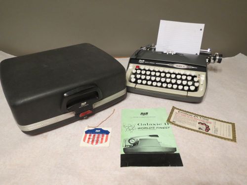 VINTAGE SMITH CORONA GALAXIE II PORTABLE MANUAL TYPEWRITER  W/ CASE. MINT SHAPE!