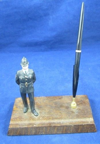 Vintage Hand Made WOOD DESKTOP PEN HOLDER Carved London POLICE Bobby England