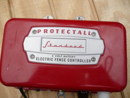 Vintage 6 Volt Electric Fence Charger PL-S1