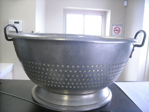 LARGE ALUMINUM COMMERCIAL RESTAURANT COLANDER ,STRAINER