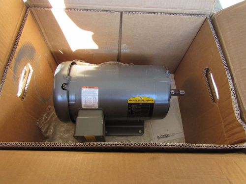 BALDOR ELECTRIC MOTOR M3602 , 3/4 HP , RPM 850 , 208-230 / 460 V , 184 FR. NEW