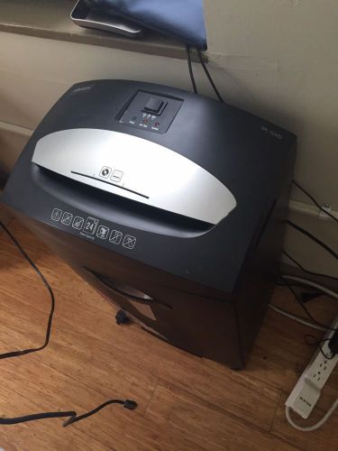 Staples paper shredder