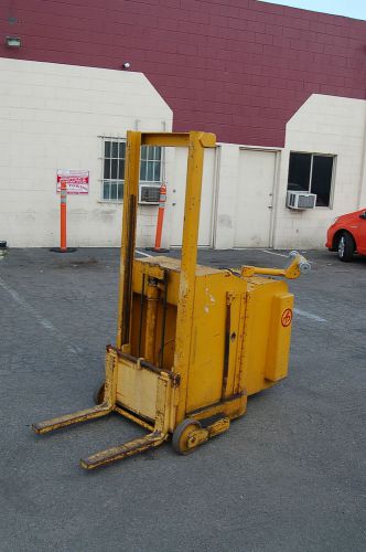 Vintage~American Pulley 1800Lb Cap ELECTRIC FORKLIFT Muvatun MT-1 Die Truck WORK