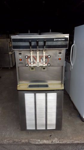 2002 Stoelting 4231 Soft Serve Frozen Yogurt Ice Cream Machine Warranty 3Ph H2O