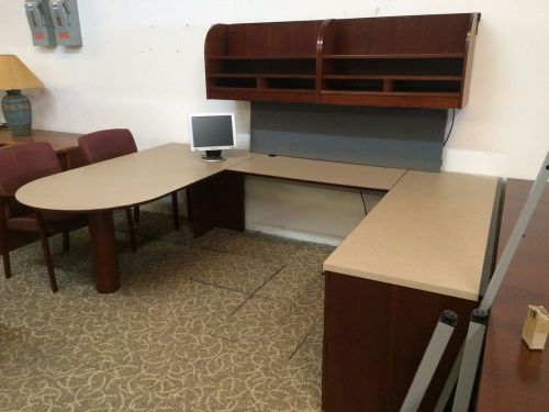 RCI-017 - Earth Tones - 6x9 EXCELLENT CONDITION U-Shaped Desks