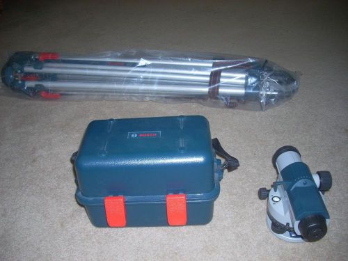 NEW BOSCH GOL32 PROFESSIONAL TRANSIT WITH BOSCH TRIPOD BT160~SURVEY EQUIP~NEW