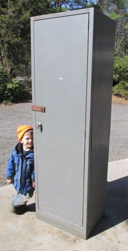 Heavy Duty Steel Storage Cabinet