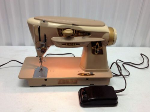 *HEAVY DUTY INDUSTRIAL SINGER 500A SEWING MACHINE, all metal gears