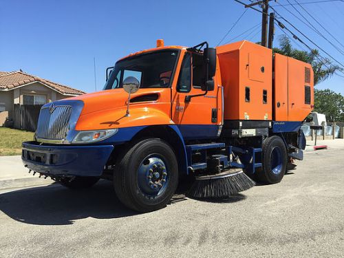 2005 Schwarze M6000 Street Sweeper Truck International