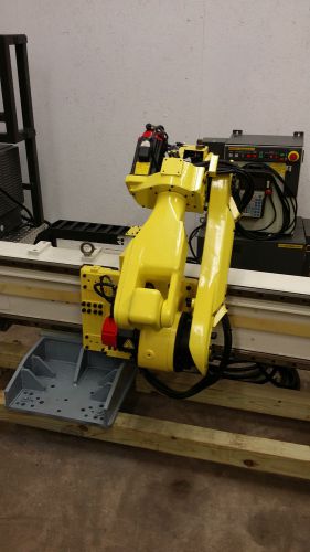 Fanuc robot sr mate 200i rj3 for sale