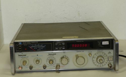 HP - AGILENT 8640B RF Signal Generator 360-440Hz Option 003 #21156