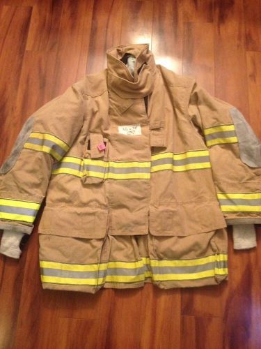 Firefighter Turnout / Bunker Gear Coat Globe GX-7 Size 46Cx35L 2004&#039;