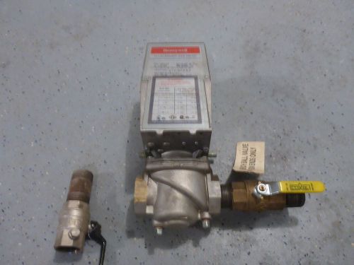 Honeywell Industrial Gas Valve 1 1/4&#034; V4055a 1064