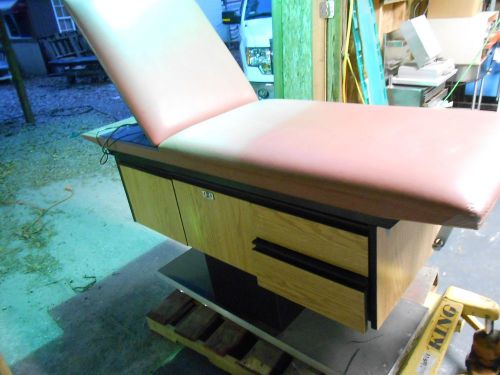 PATIENT Treatment Table Hausmann POWERERED CONTROL ELEVATES